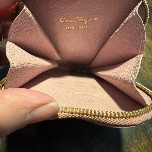 Ferragamo pink heart coin purse - Picture 8 of 8